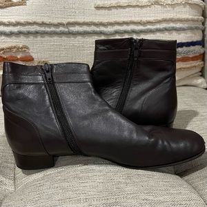 SALVATORE FERRAGAMO Women’s Brown Leather Calfskin Ankle Boots Size 7.5